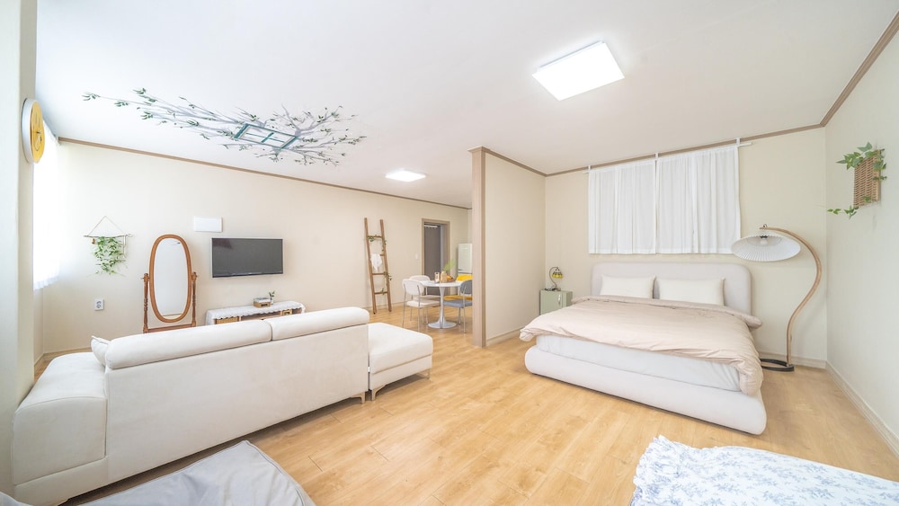 Basic Room, 1 Bedroom (Room 202) - Photo 3