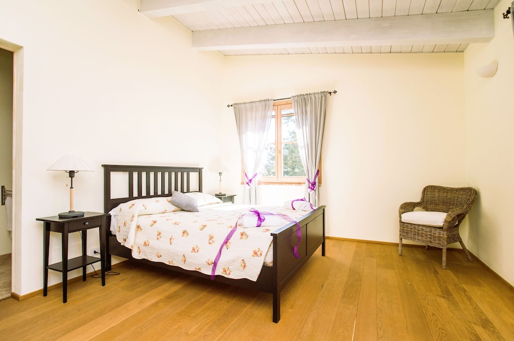 Villa photo 3