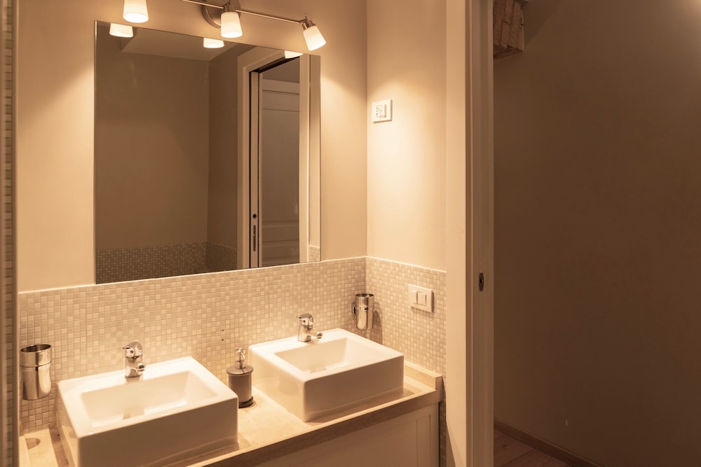 Deluxe Suite photo 3
