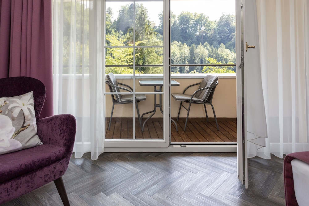 Deluxe Double Room, Balcony (4) - Photo 3