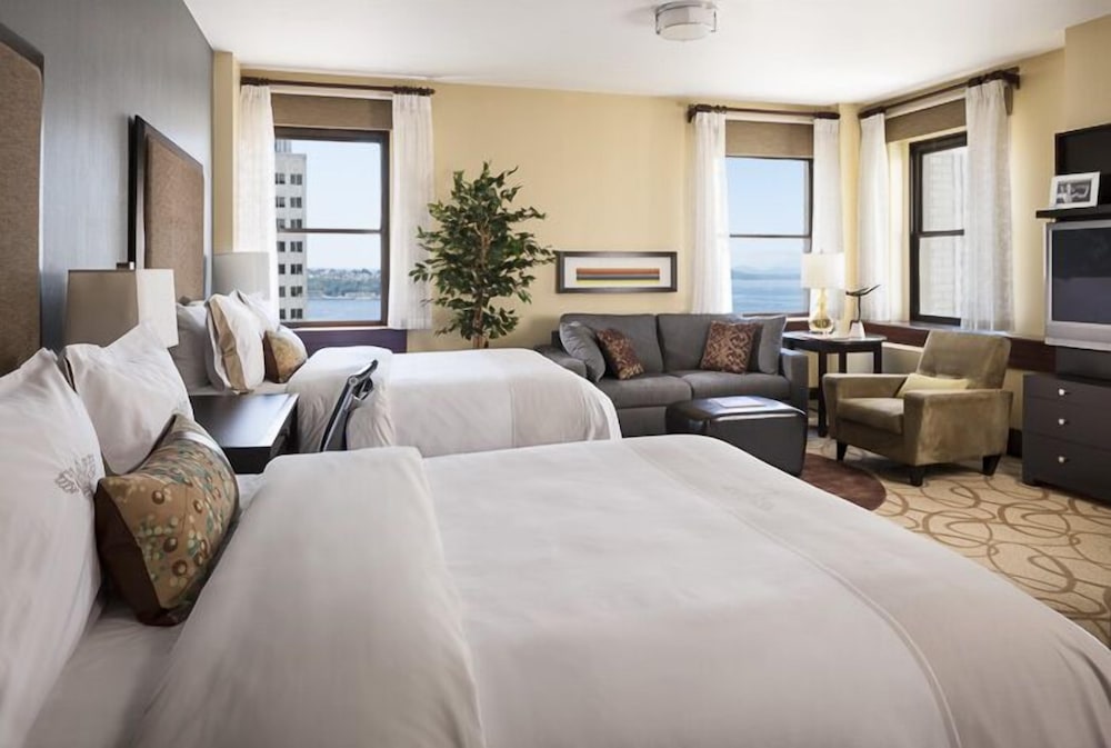 Deluxe Room, 2 Double Beds, Non Smoking, City View