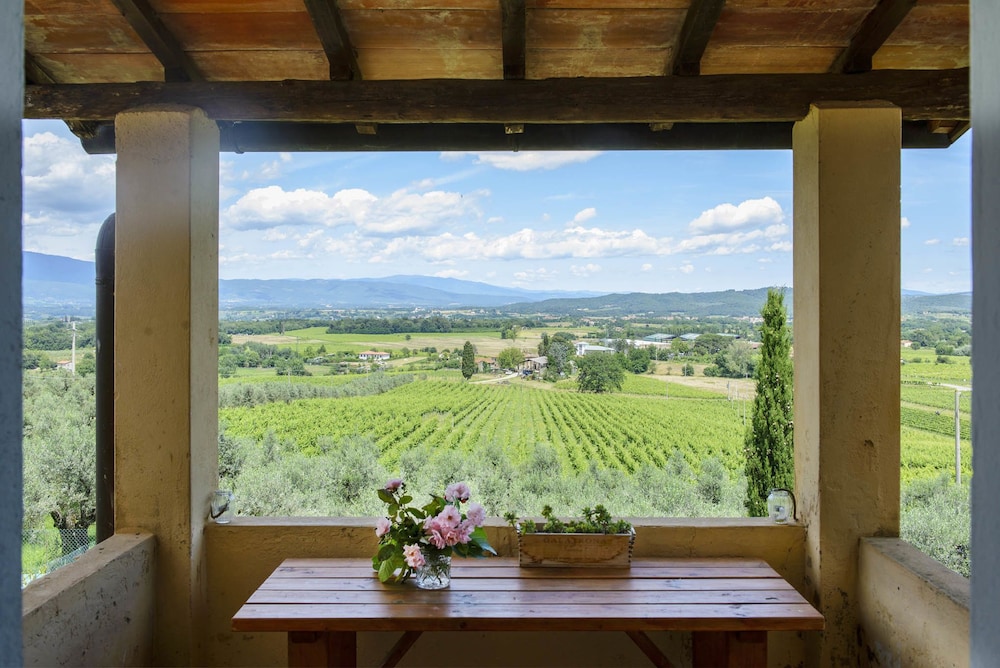 Family House, 5 Bedrooms, Pool Access, Vineyard View photo 3