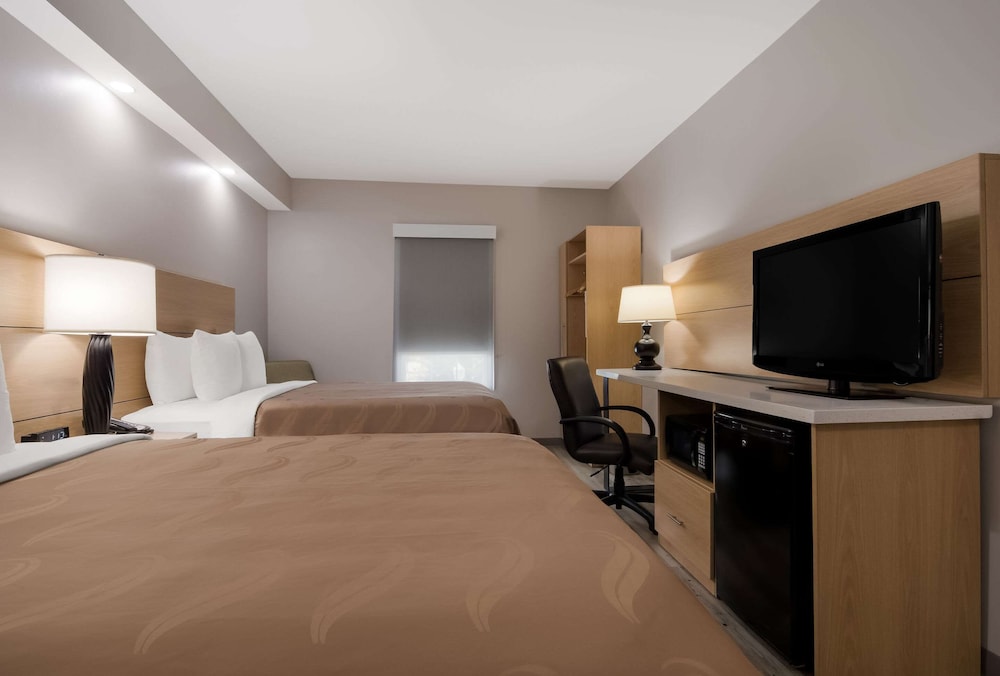 Room, 2 Queen Beds - Photo 2