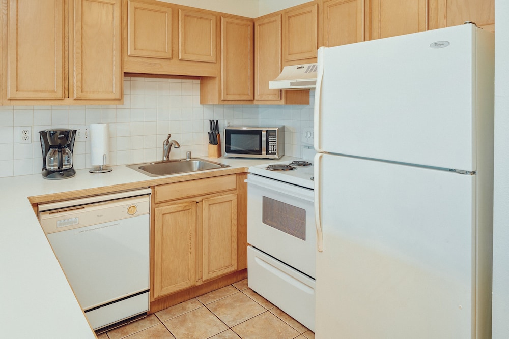 Condo, 1 Bedroom, Kitchen - Photo 2