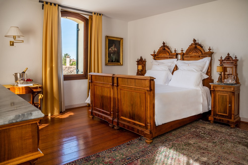Deluxe Junior Suite