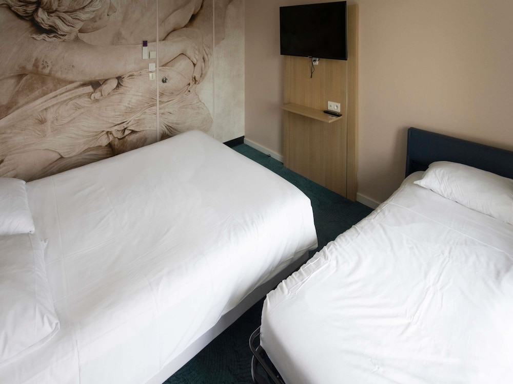 Standard Room, Multiple Beds - Photo 2