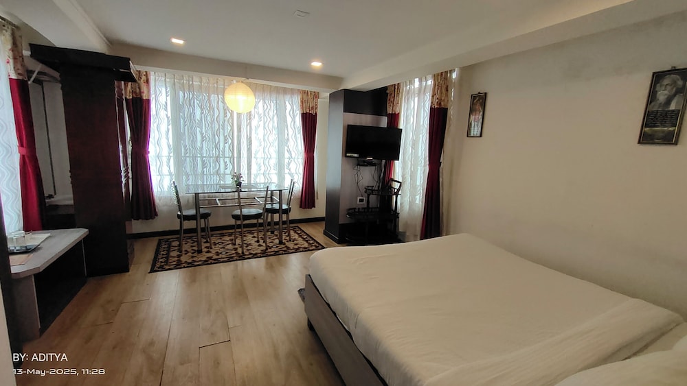 Suite, Valley View