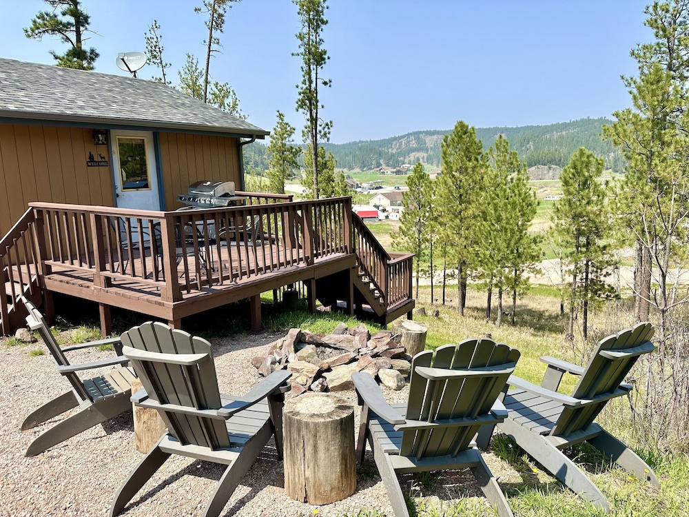 Traditional Cabin, 2 Bedrooms, Kitchen, Mountainside photo 1