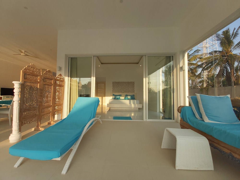 Sea View Suite photo 3