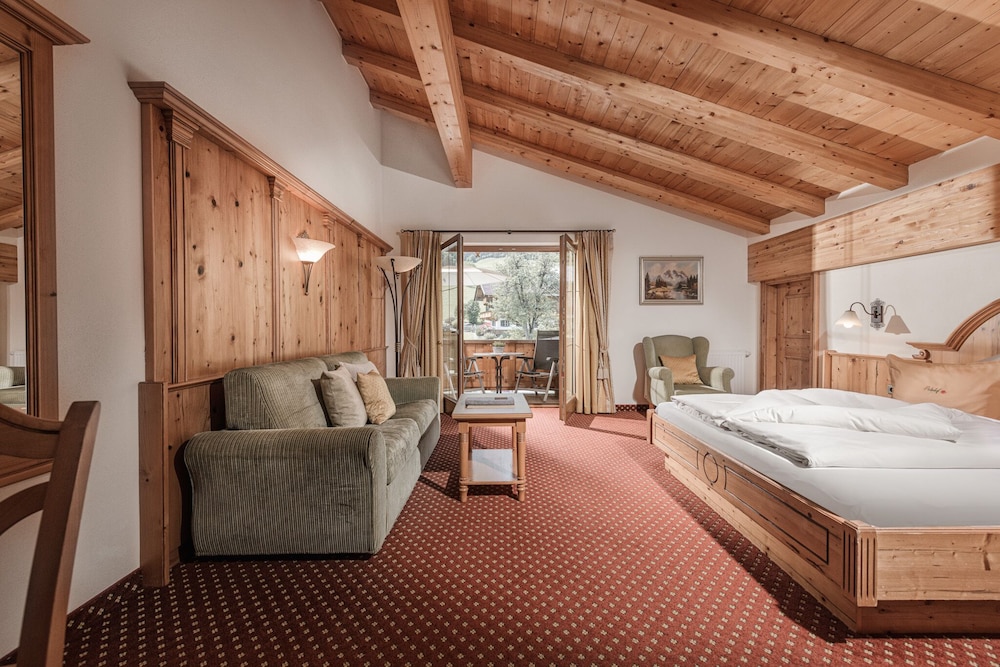 Exclusive Penthouse, 3 Bedrooms, Kitchen, Mountainside