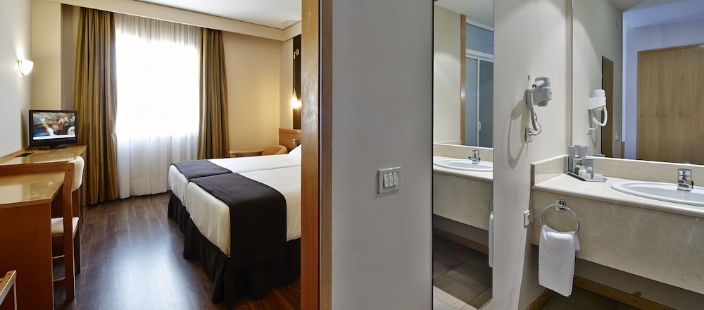 Standard Room photo 3