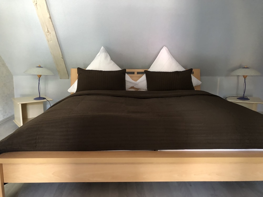 Apartment (5)