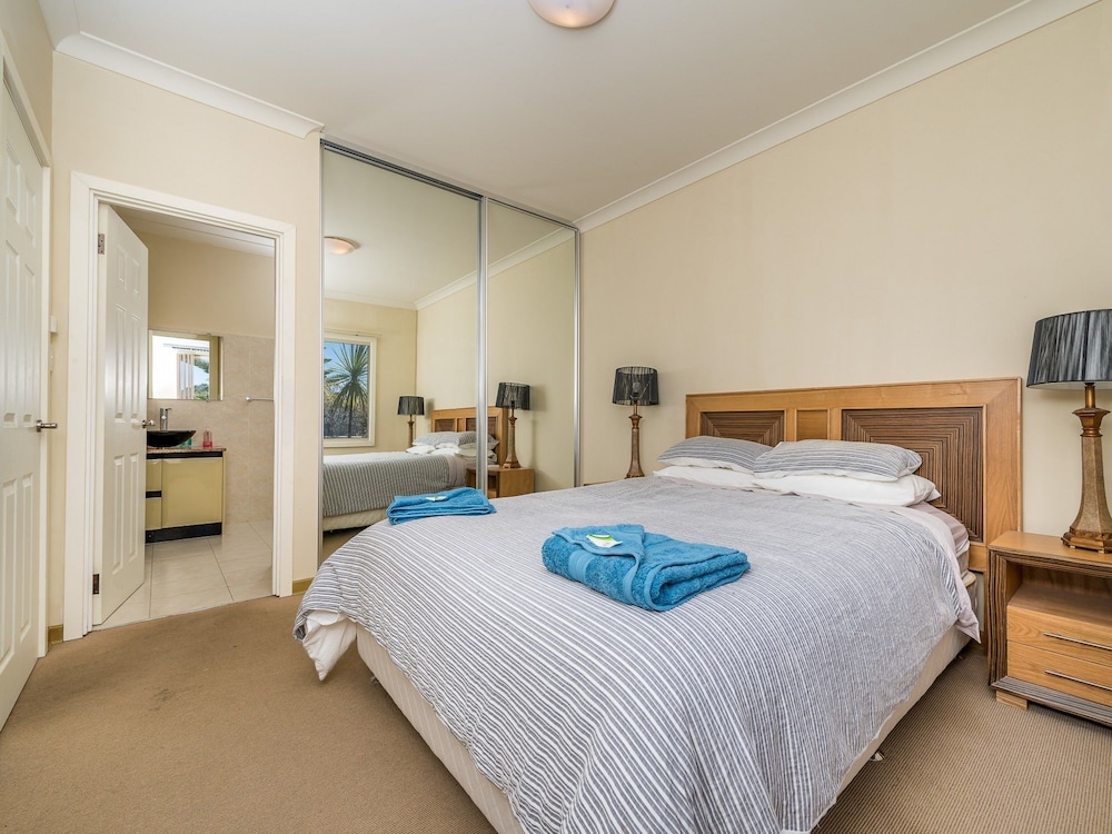 Family House, 3 Bedrooms, Accessible, Pool View photo 1