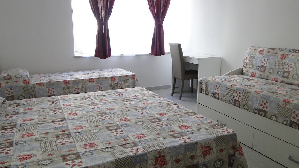 Standard Room, Private Bathroom (External)