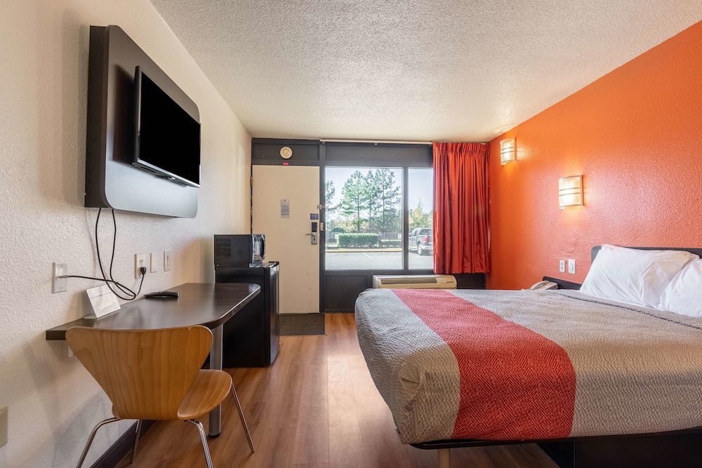 Standard Room, 1 Queen Bed, Accessible, Non Smoking photo 3