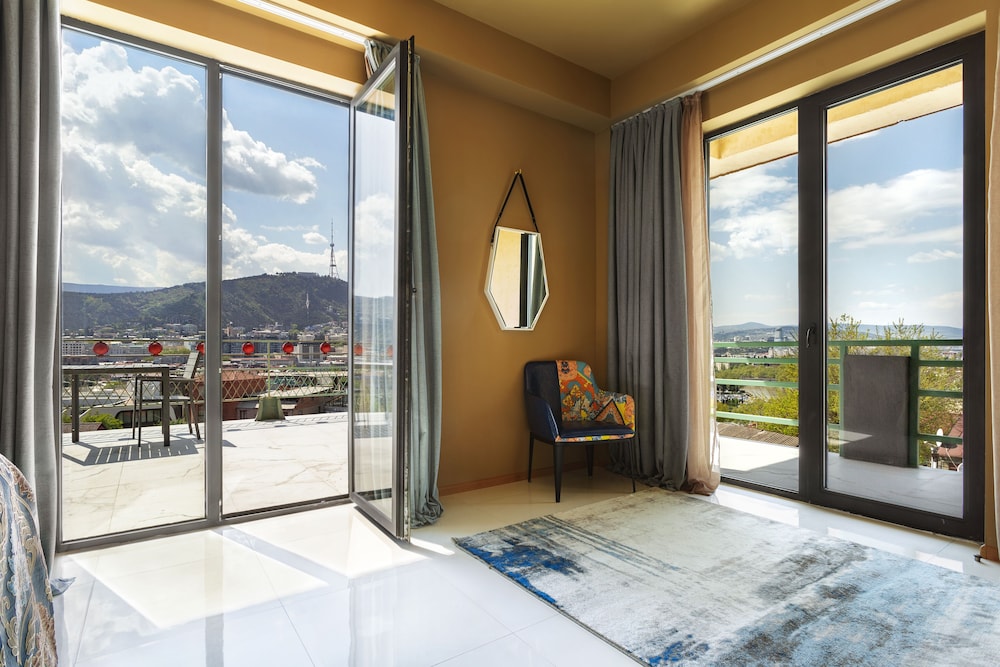 Premium Room, 1 King Bed with Sofa bed, Terrace, City View photo 1