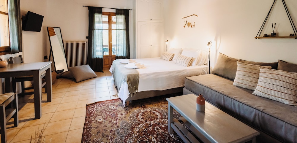 Classic Double Room, Balcony, Mountain View photo 1
