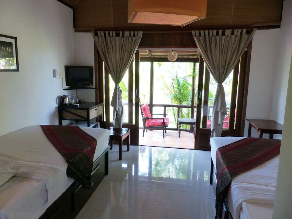 Superior Bungalow, 2 Twin Beds photo 1