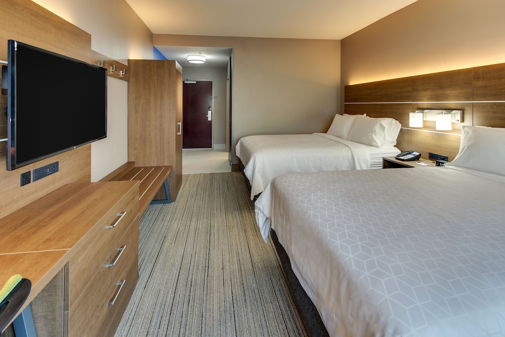 Standard Room, 2 Queen Beds, Accessible Bathtub (Communications) photo 1