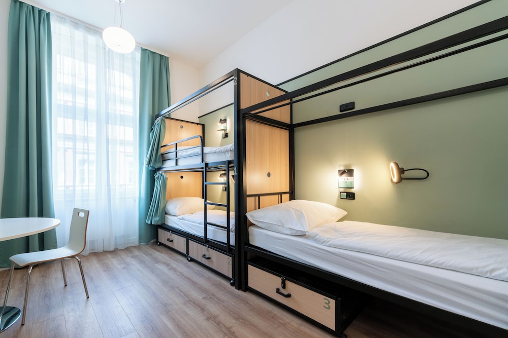 Basic Shared Dormitory, Women only (3 beds)