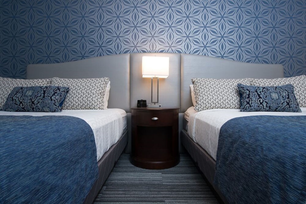 Standard Room, 2 Queen Beds, Non Smoking - Photo 3