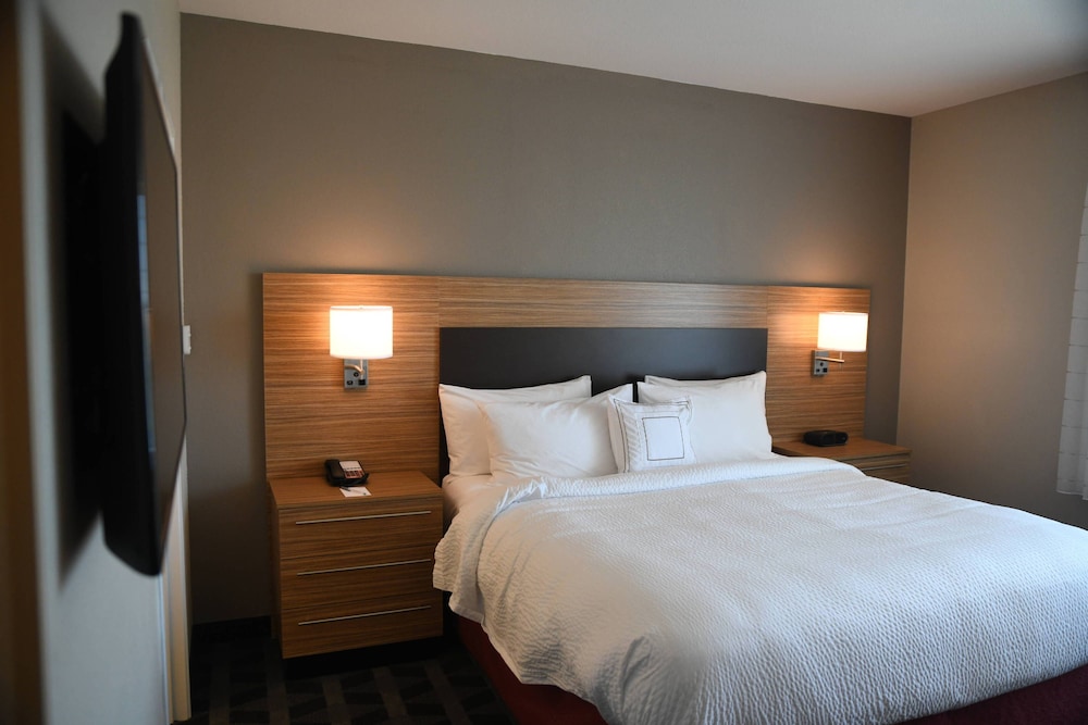Studio, 1 King Bed with Sofa bed, City View photo 3