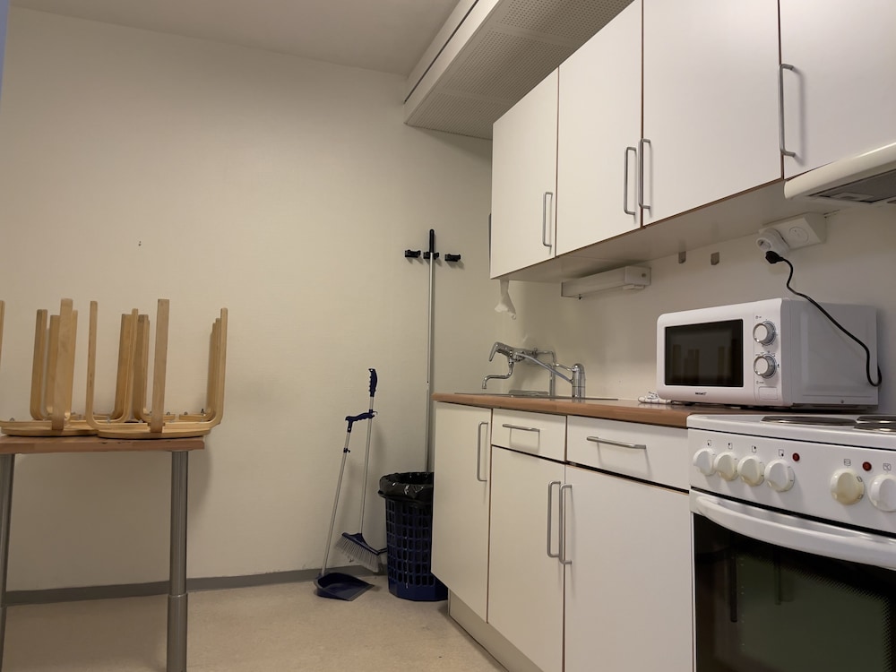 Basic Twin Room - Photo 7