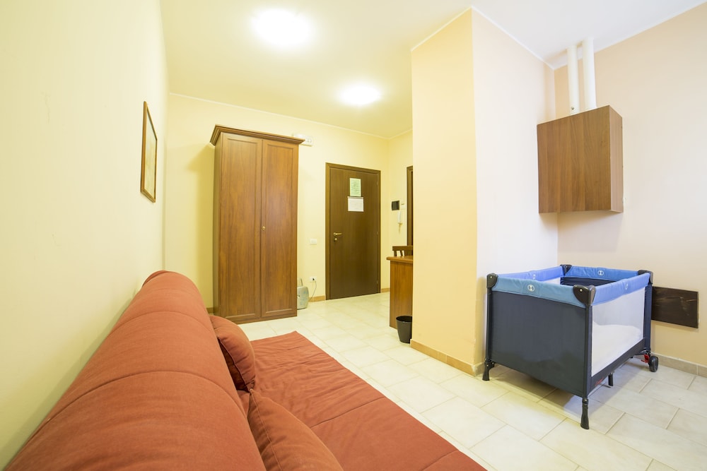 Economy Double Room photo 3