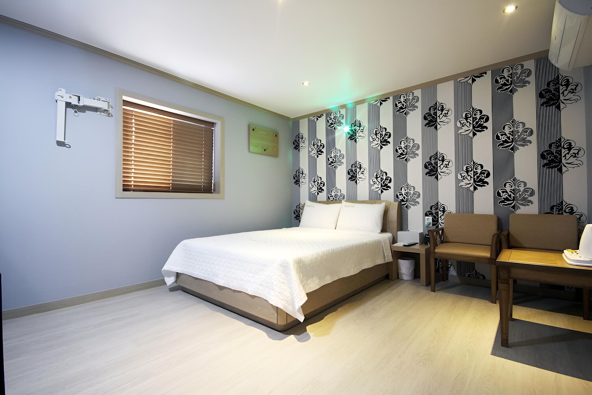 Room (General room (hot water mat room insp) - Photo 1