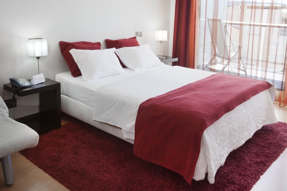 Standard Double or Twin Room - Photo 3