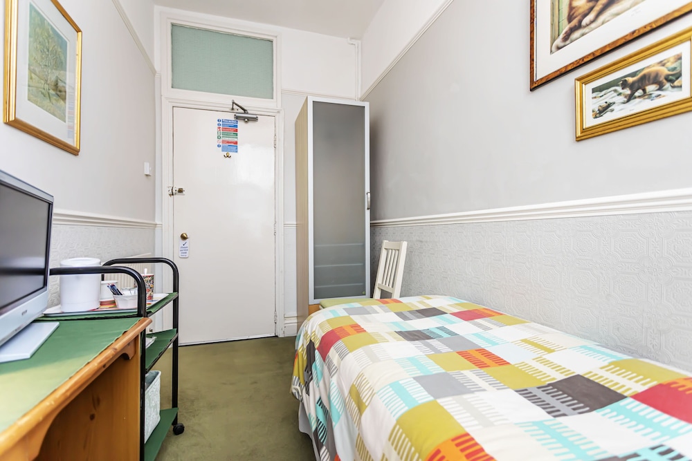 Economy Single Room, Shared Bathroom photo 2