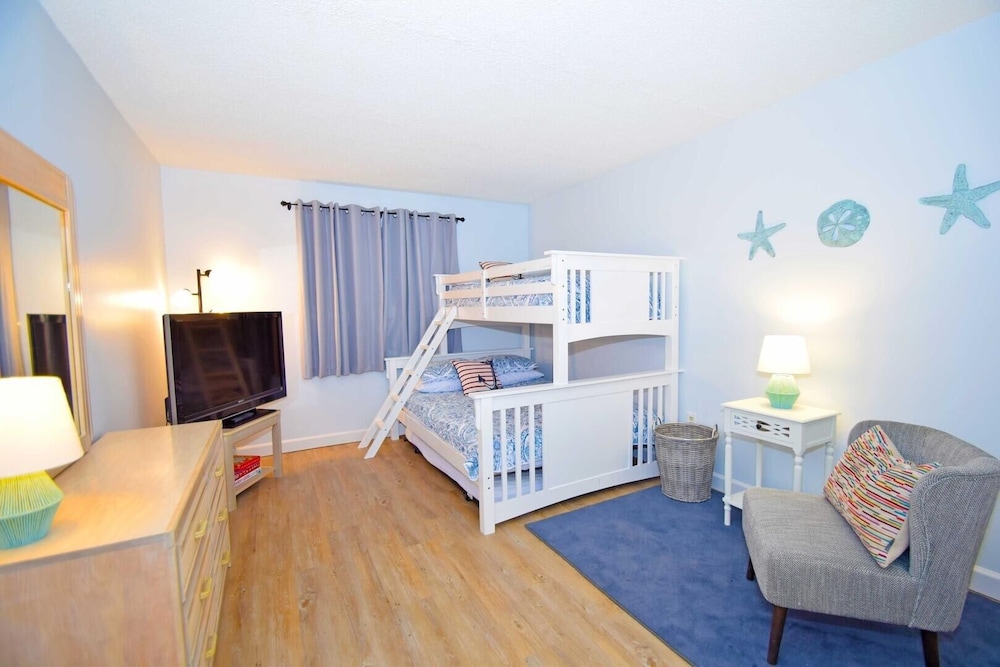 Condo, 2 Bedrooms