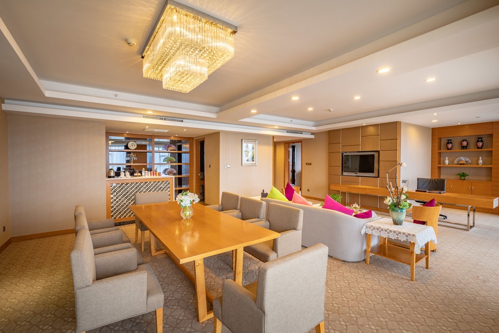 Executive Suite photo 2