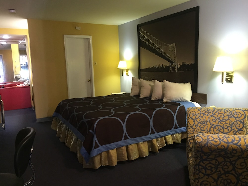No Pets Allowed, Standard Room, 1 King Bed, Smoking photo 3