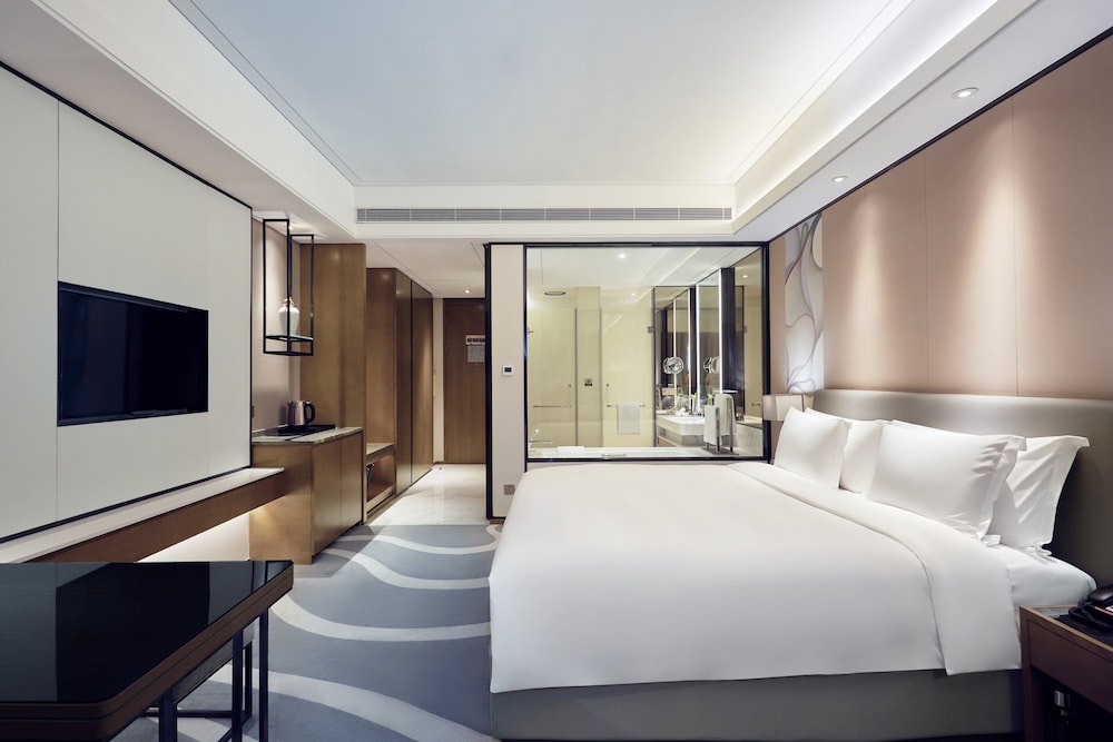 Standard Room, 1 King Bed (High Floor) photo 1