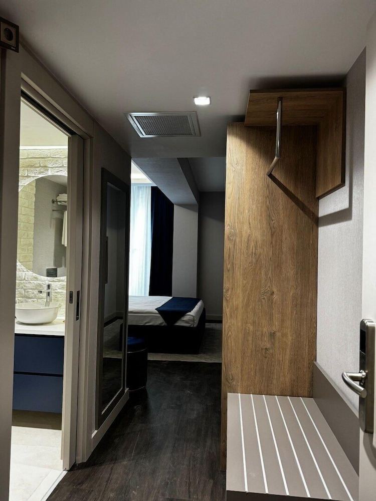 Standard Double Room, City View photo 2