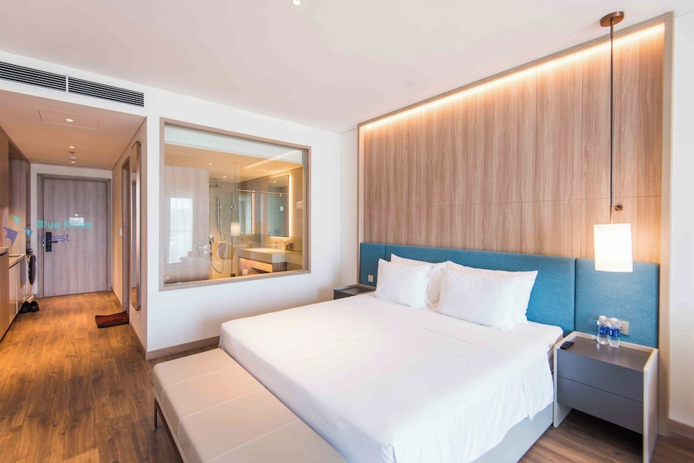 Superior Suite, 1 Queen Bed, City View