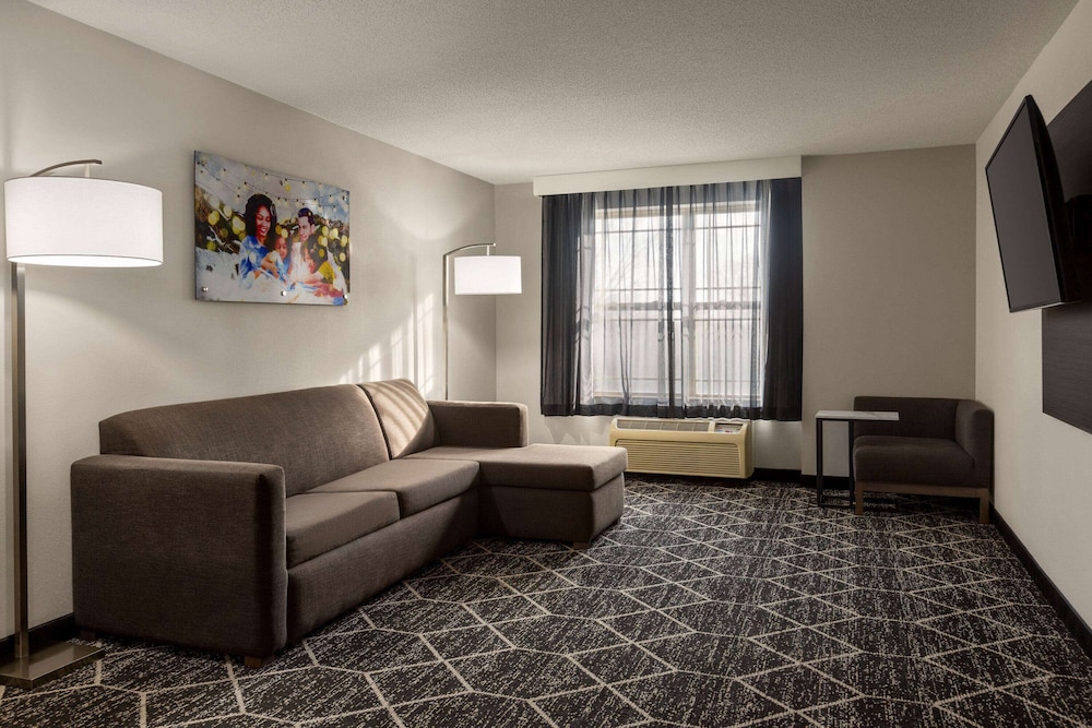 Suite, 2 Queen Beds, Non Smoking - Photo 4