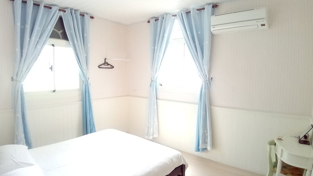 Family Cottage, 3 Bedrooms, Ocean View, Oceanfront photo 1