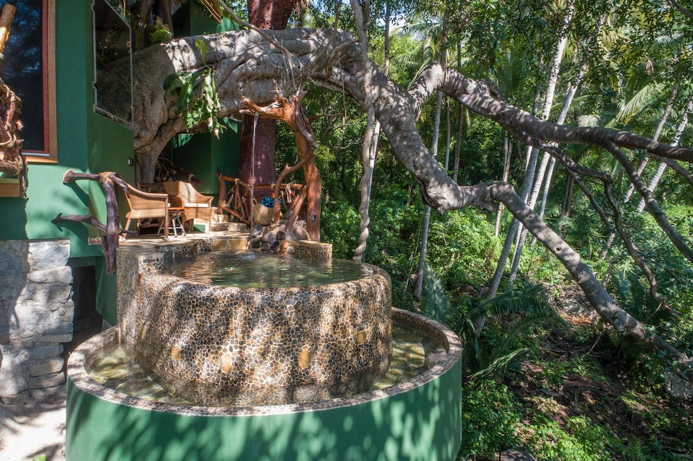 Jungle Love Nest-ocean View