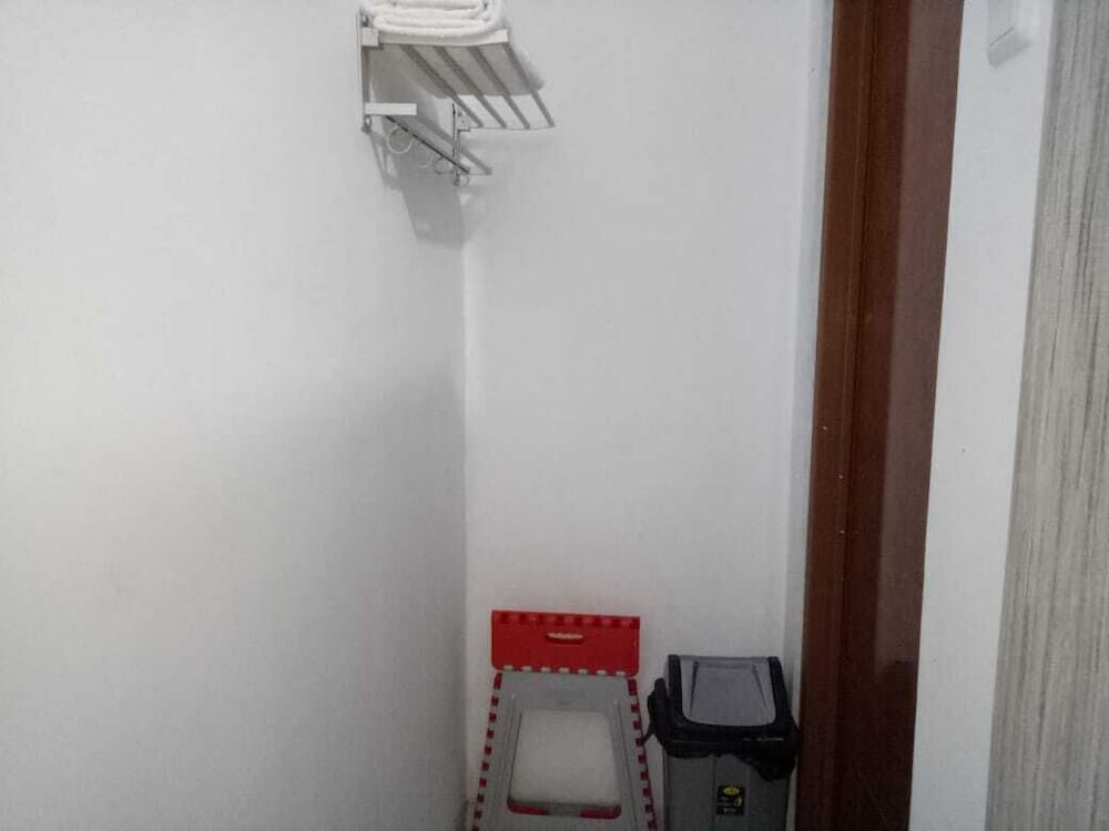 Standard Single Room - Photo 2