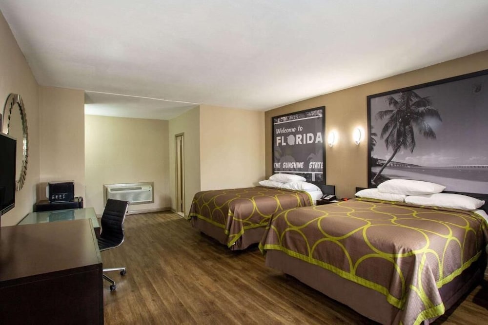Deluxe Room, 2 Queen Beds, Accessible, Non Smoking (Mobility) - Photo 3