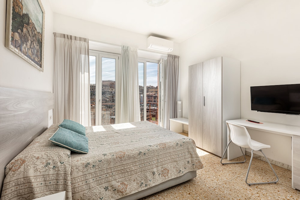 Superior Room, City View - Photo 8