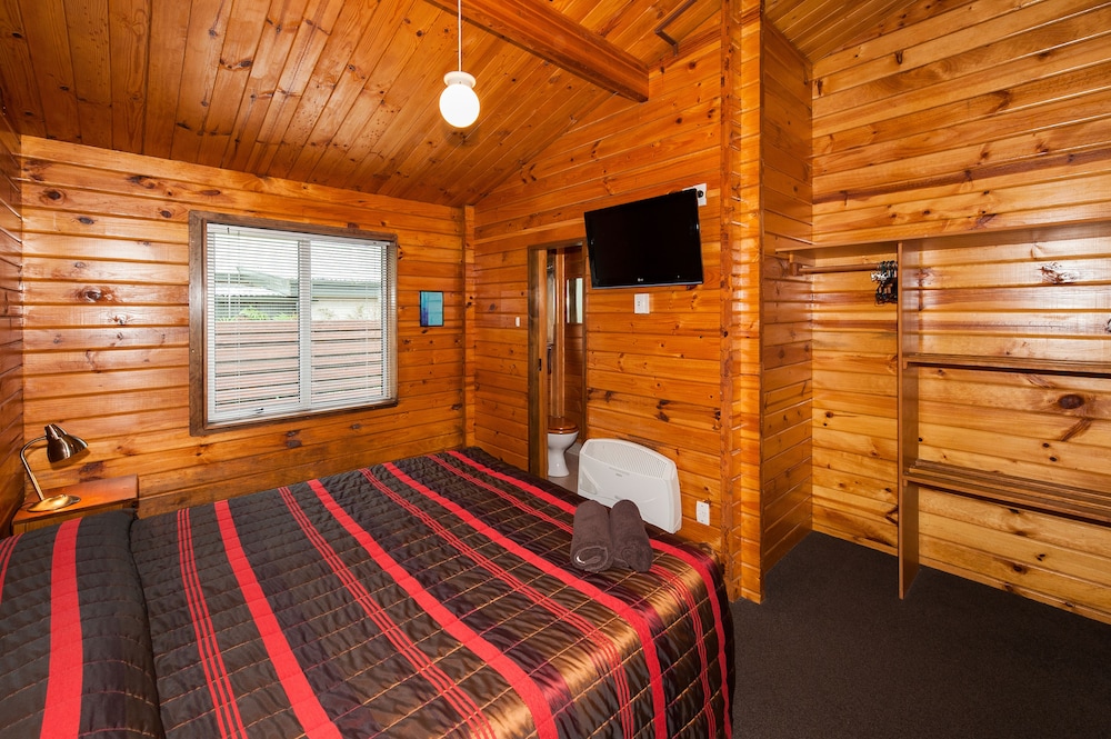 Standard Single Room, 1 King Bed photo 1