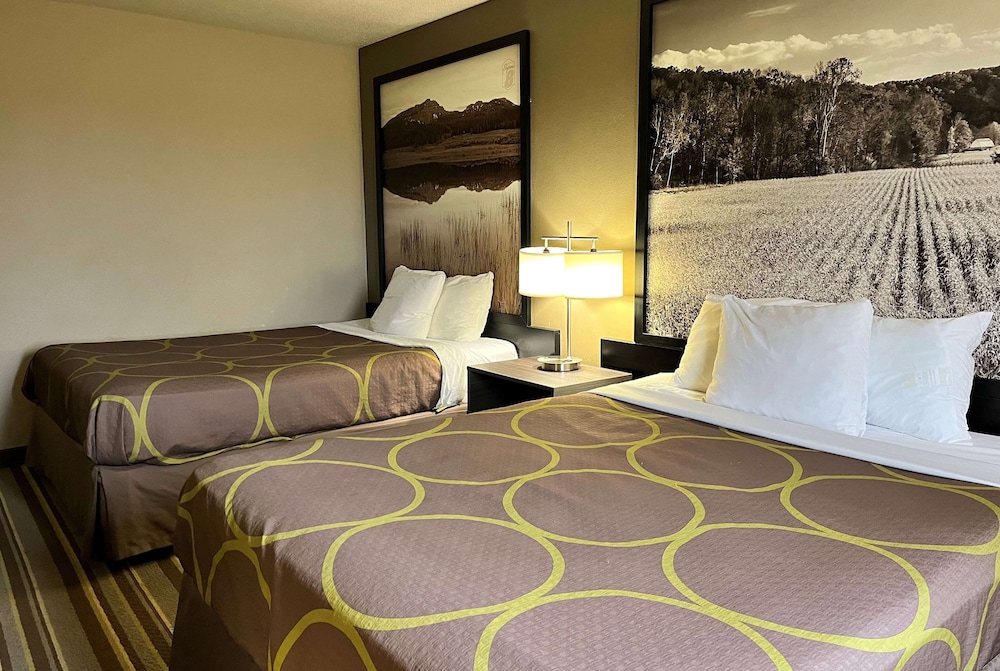 Standard Room, 2 Queen Beds - Photo 1