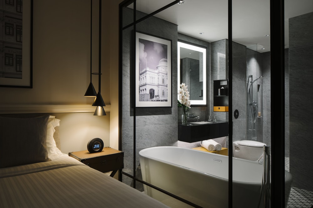 Premier Triple Room 1 King +1 Sofa bed