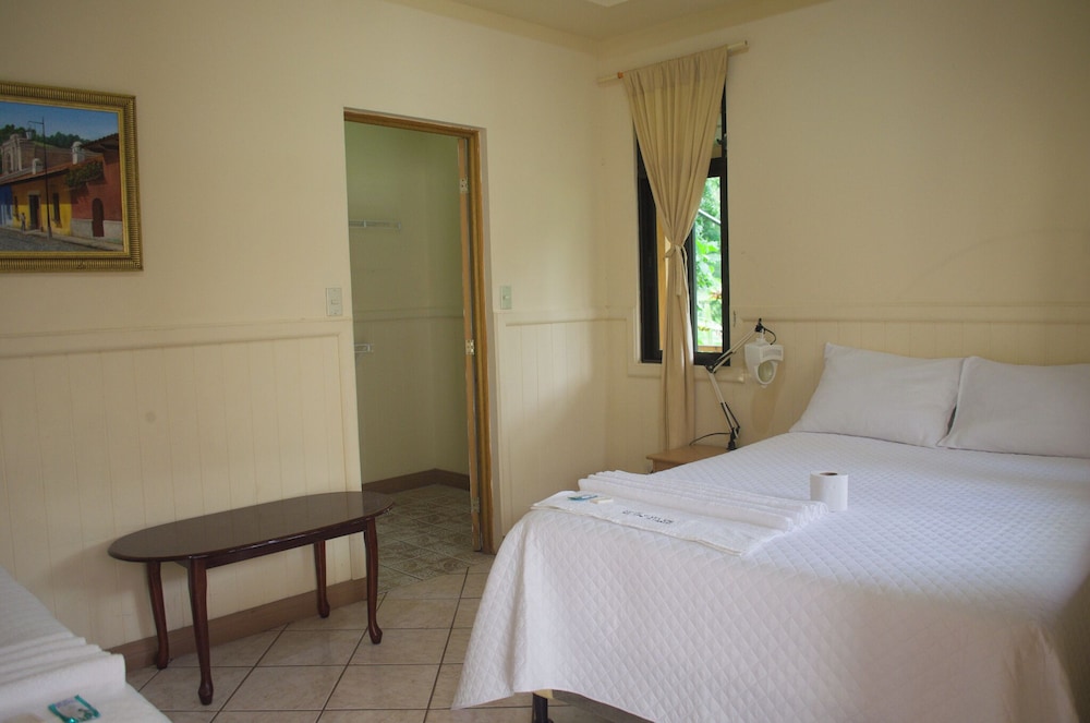 Basic Triple Room photo 1