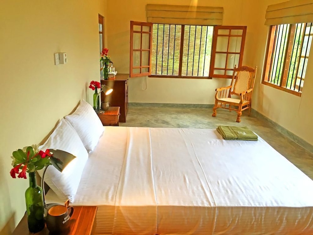 Grand Double Room, 1 Bedroom, Private Bathroom, Lake View photo 2