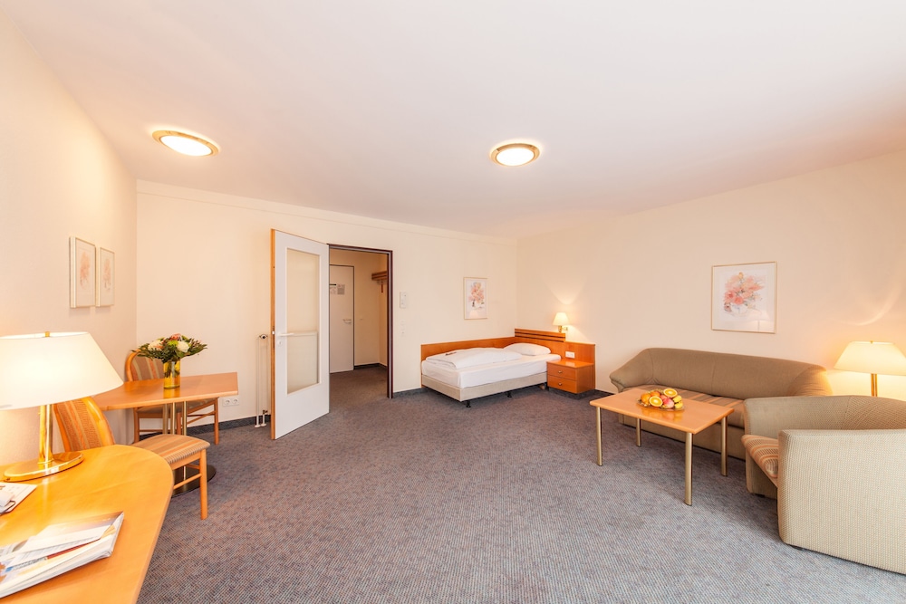 Standard Twin Room - Photo 3