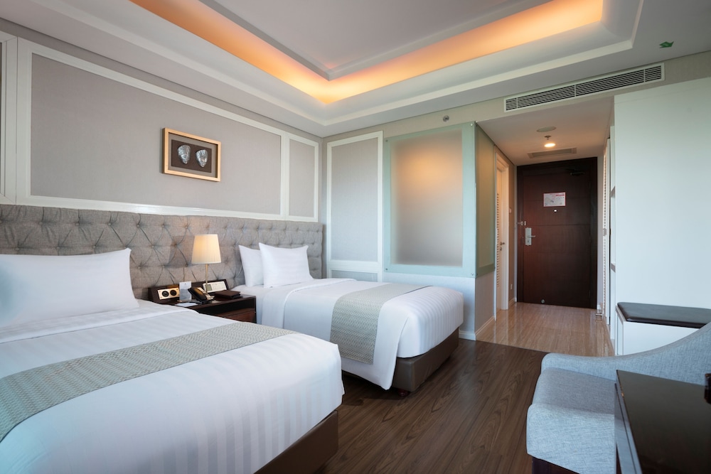 Deluxe Room, 2 Twin Beds, Smoking (Lake) photo 2